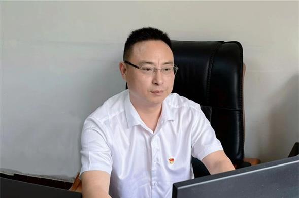 尊时凯龙集团2025年度“两优一先”风采展——优秀党务工作者